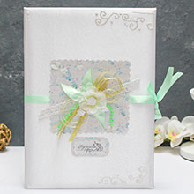 Обложка для свидетельства на свадьбу "Нежные цветы" светло-зеленый ручной работы