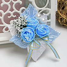 Свадебная бутоньерка из искусственных цветов "Макс" голубой
