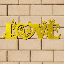 Деревянное слово для фотосессии "LOVE"  (золотой с блестками)