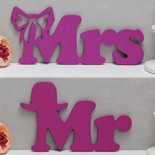 Деревянная надпись для фотосесии "Mr с шляпкой/Mrs" (ягодный)