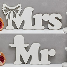 Деревянная надпись для фотосесии "Mr с шляпкой/Mrs" (белый)
