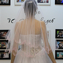 Свадебная фата для невесты (белый/с розовой вышивкой)
