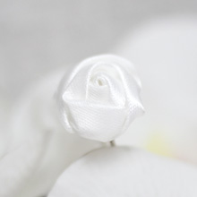 Шпильки для невесты на свадьбу "Ванильная розочка" белый