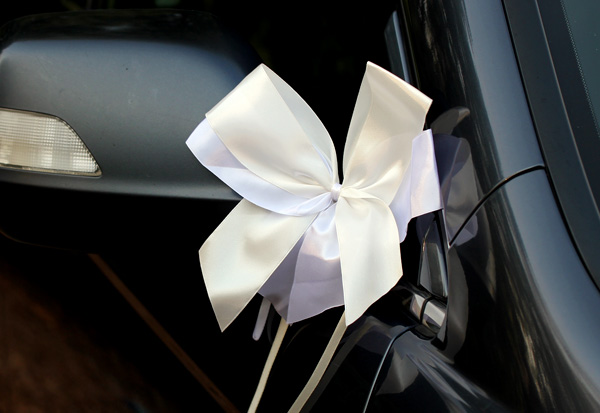 Комплект бутоньерок на свадебный автомобиль 